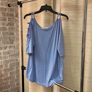 Shoulderless blouse, short sleeve. Gently used